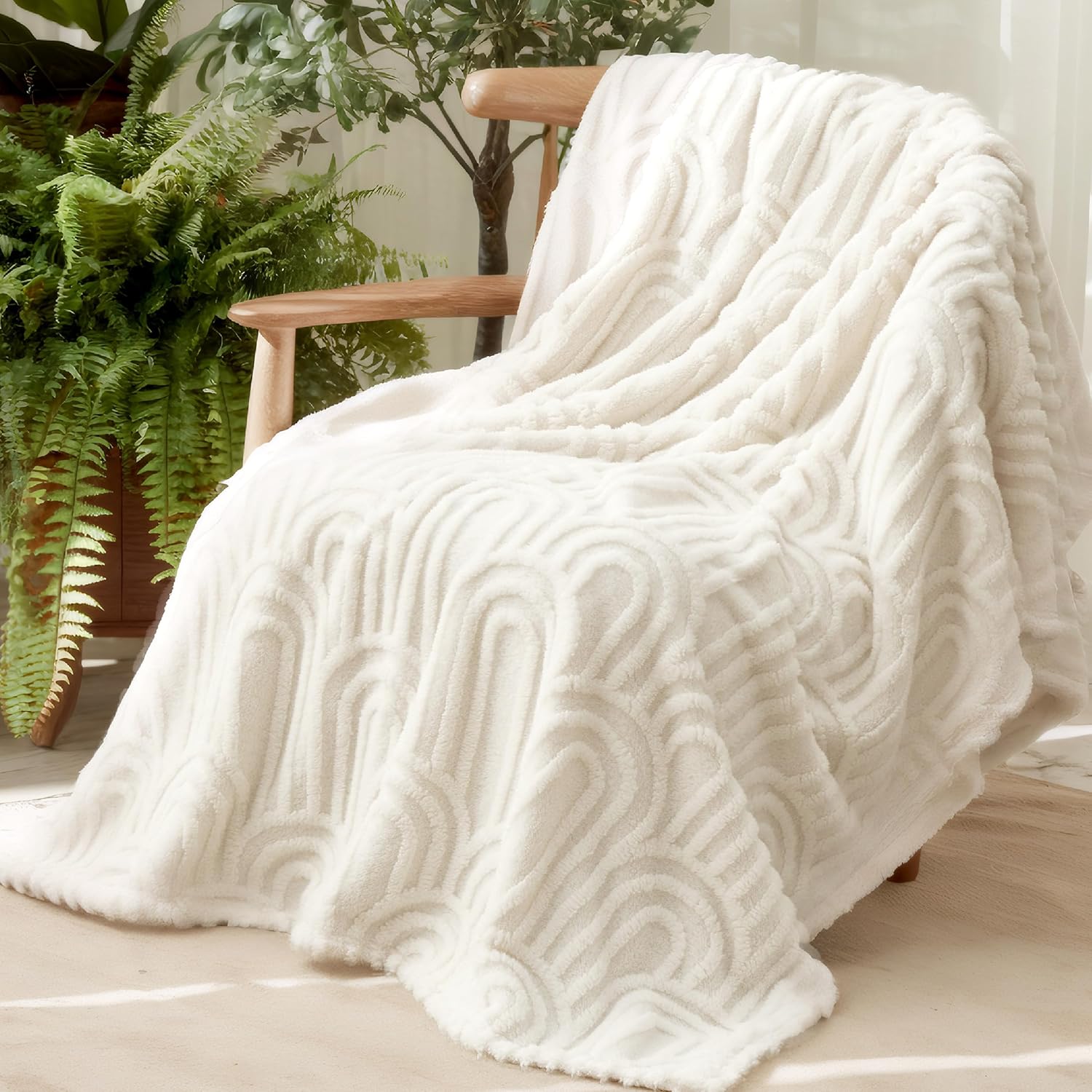 Bedsure Throw Blanket for Couch - Super Soft & Cozy Blankets for Women